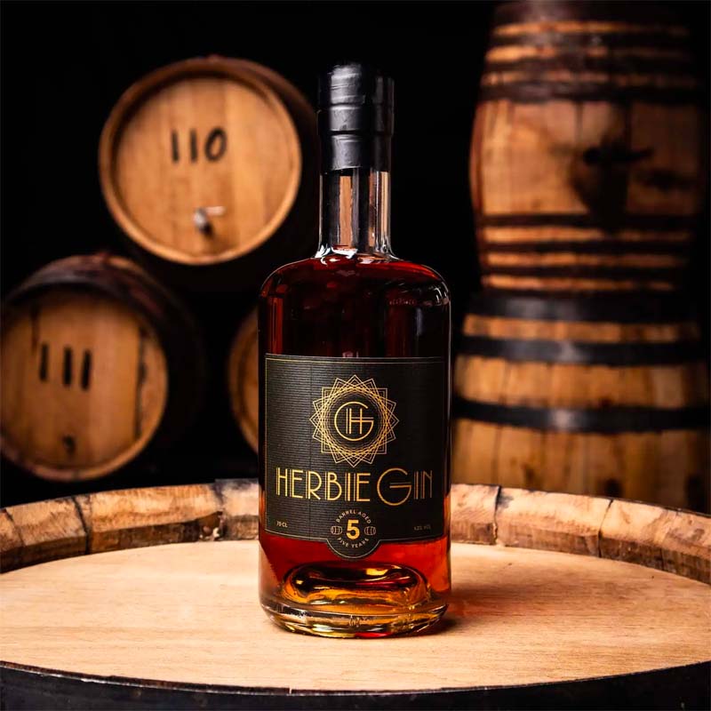 Fadlagret dansk gin
