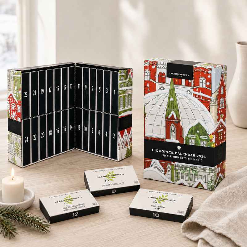 Lakritsfabriken Julekalender 2026 med 24 låger og 720 g glutenfri premiumlakrids i flot højformat