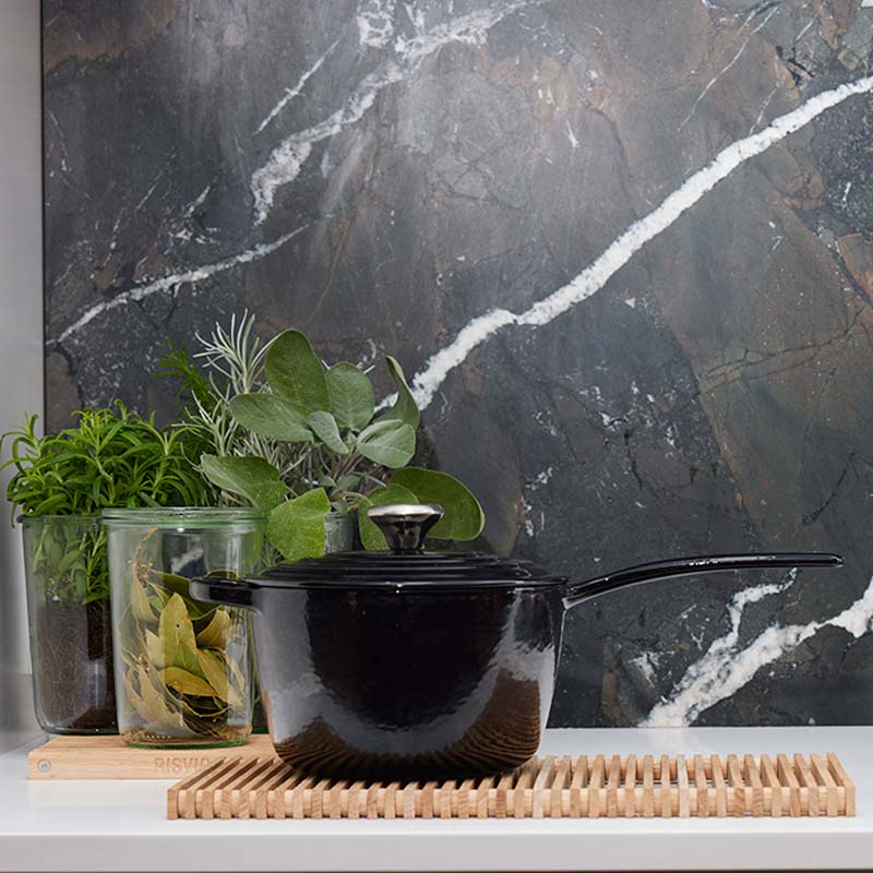 RISVIG - Bordskåner, 19x19cm.