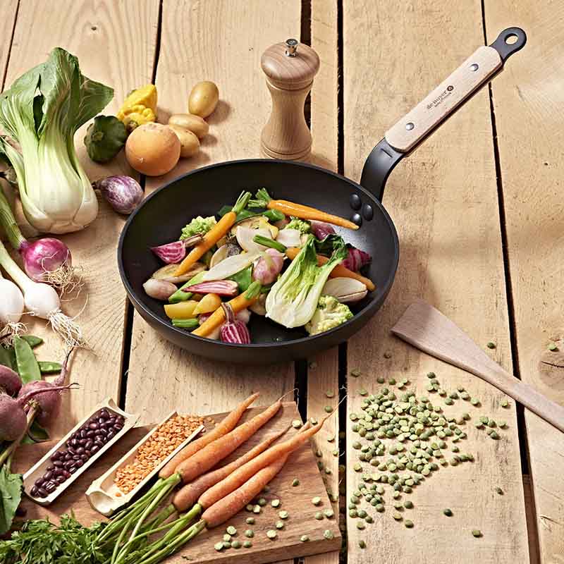 De Buyer - pande med træhåndtag