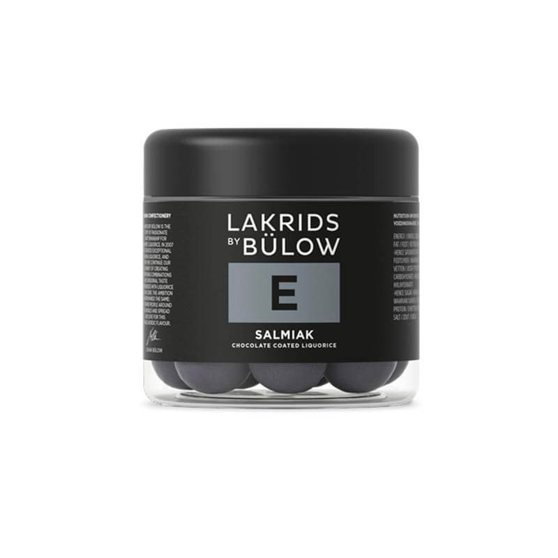 Salmiak lakrids med chokolade af Lakrids by Bülow